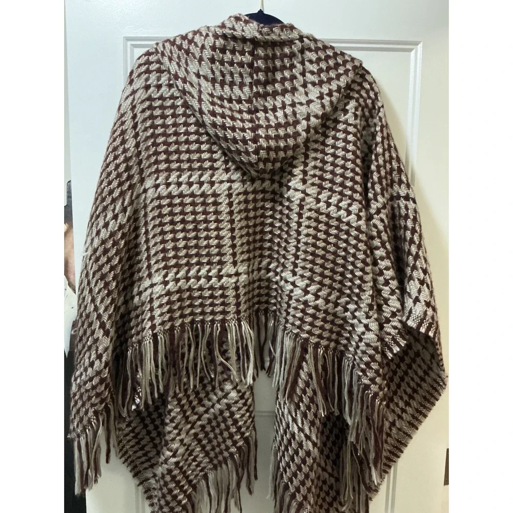 Simply Noelle Womens Hooded Poncho Wrap Burgundy Cream Geometric Fringe One Size